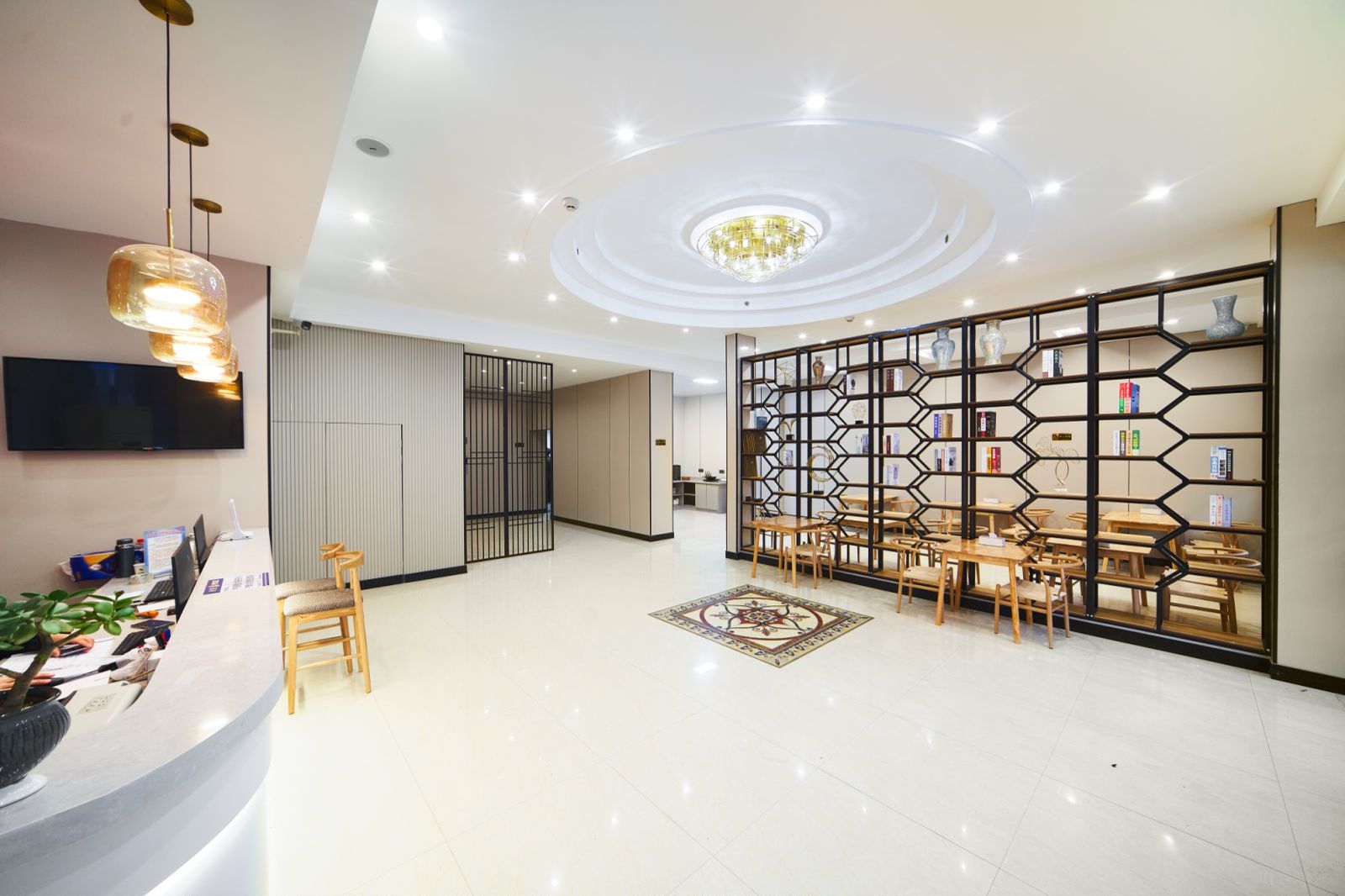 Ninghai jinzhongliuyi business hotel Over view