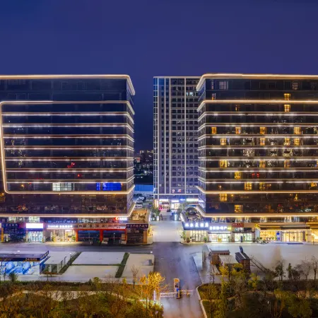 Kunming Lirui Hotel (Plateau Pearl International Trade City)