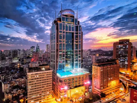 Asia International Hotel Отели рядом с достопримечательностью «Longzhu»