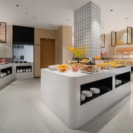 Country In&Suites byRadisson Zhanjiang Chikan Old Street World Trade Center