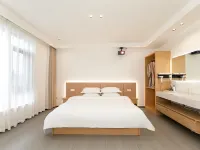 Tonglu Lianyi Homestay (OMG Xintiao Leyuan) Hotels near Chuiyun Tongtian River