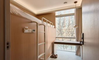 Grain Buds Light Hotel