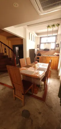 Thai Authentic House Отели рядом с достопримечательностью «Bann sukhawadee»