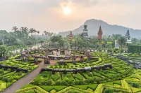 Barbie Pool Villa Hotels in Amphoe Bang Lamung