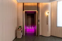 RomanticSeason BlueDiamond Hotel (Shenyang YouthStreet Subway Station Shenyang North Station Branch)