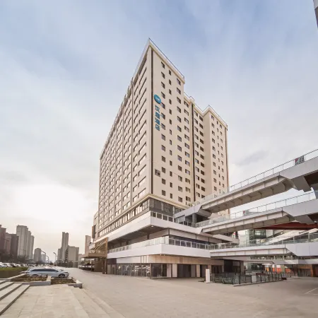 HanTing Hotel (Datong South Railway Station Fantawild Adventure)