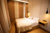 Lakeside Yunxi Hotel