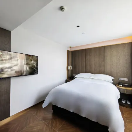Marriott Hotel (Shaoguandong Railway Station The History East Street)