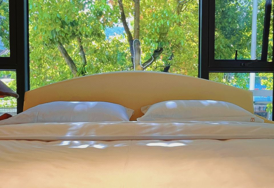 웨시 미두 라이트 럭셔리 호텔의 현대적인 로비 공간 이미지