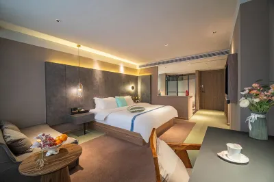 GY HeXu Sunshine luxury Smart Hotel (GuanShanHu Olympic Center Store) Hotels in Vicinity of Guanshanhu