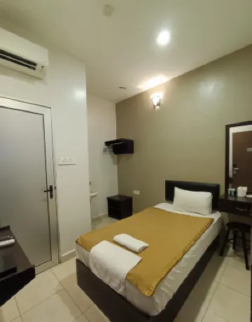 CK HOTEL, LUMUT