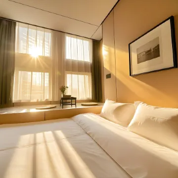 Yumian³ Hotel (Shanghai Jing'an Temple West Nanjing Road Subway Station)