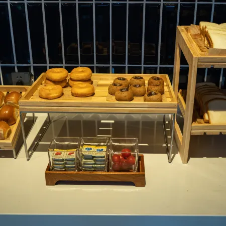 Poina Huishe Chain Hotel (Yingjiang Yinghu Park Store)
