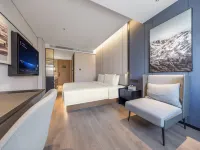 Beijing Fengtai Station Lize Tiandi Atour Hotel Hotels near Dajing Station