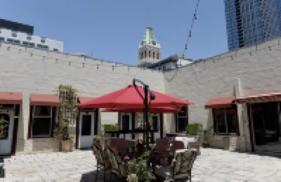 Oaktown Roost Hotels near Oakland Convention Center