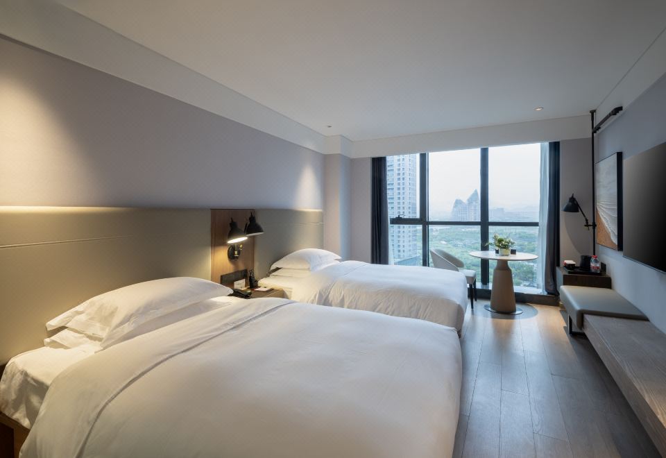 HANGZHOU YUHANG RAMADA의 현대적인 조식 공간 이미지