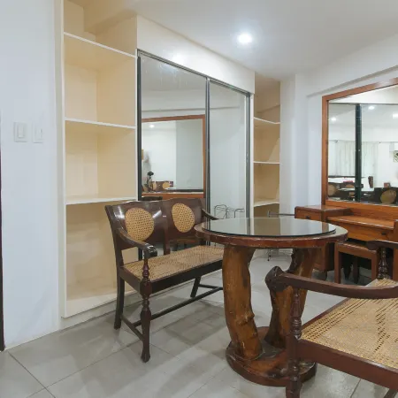 RedDoorz Premium @ Casa LenidaRose
