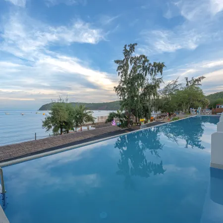 Weizhou Island Pomelo  Pomelo Seaside Luxury Private Customized Vacation Hotel