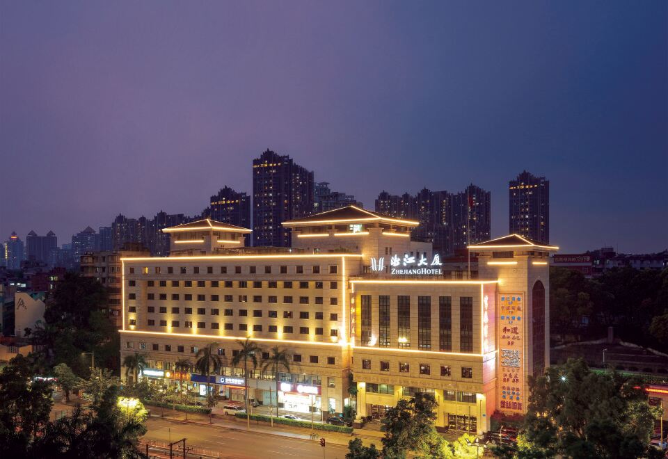 제장 호텔의 중식 뷔페 조식 공간