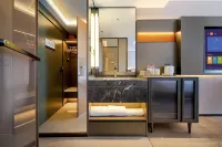 Duoyue Hotel (Zhengzhou Zhongmu Only Henan Store) - 주차장