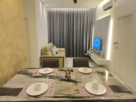 EQUINE RESIDENCE - TAMAN EQUINE SERI KEMBANGAN Отели рядом с достопримечательностью «Фарм Ин Сити»