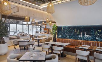 Hotel Local Dubai at Jumeirah Village Triangle