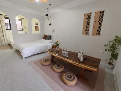 Qingyang Homestay (Wansui Mountain Wuxia City) Hotellit kohteessa Shunhe Hui District