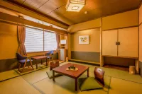 Ooedo Onsen Monogatari Yamashiro Saichoraku（Old:Yukai Resort Saichoraku） Отели рядом со станцией Станция Kagaonsen