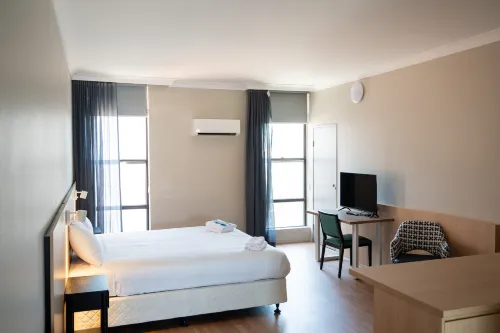 El Toro Motel Hotels in Casula