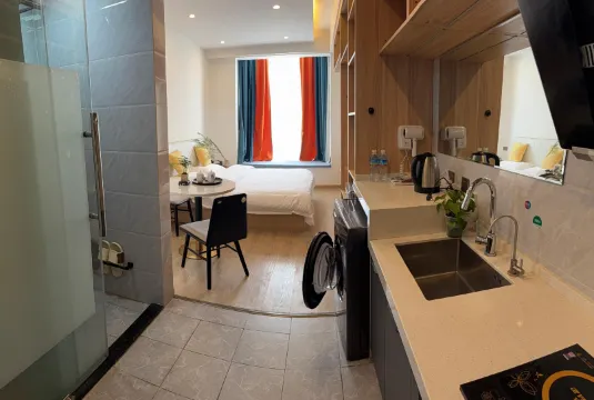 Xiangyuan Hotel (Shangri-La Bus Station)