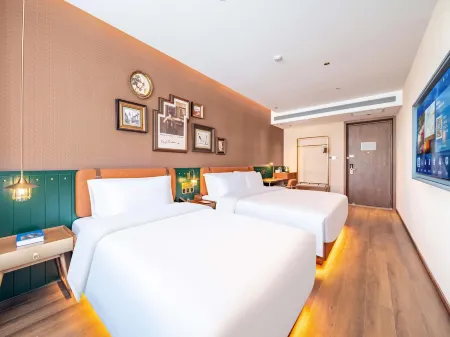 James joyce coffetel（ Shanhaiguan Railway Station Tianxia First Pass Ancient City Branch） Отели рядом с достопримечательностью «Old Dragon's Head»