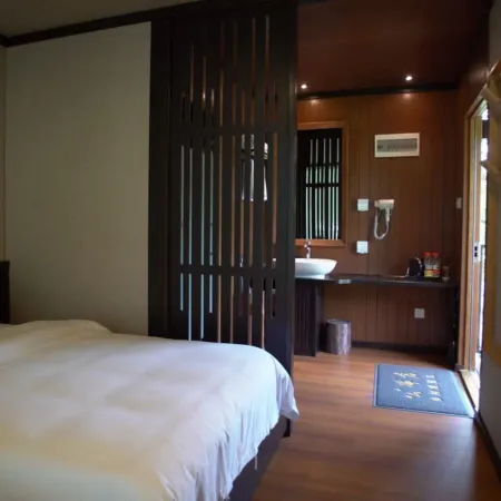 Gongyecang Tourist Resort Hotel