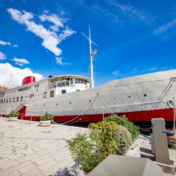 Botel Marina