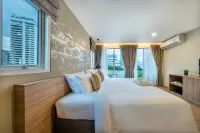 Ralph Poshtel Sukhumvit
