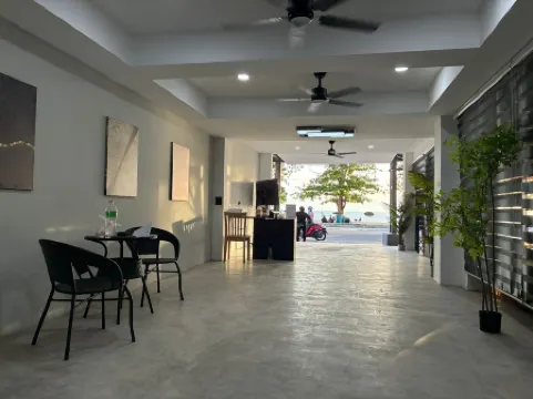 Vs Beach Front Отели рядом с достопримечательностью «Плавучий рынок в Паттайе»