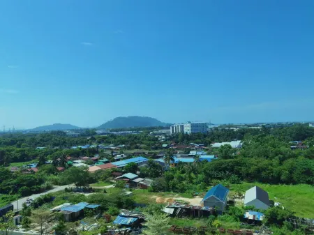 Bahagia Family House in Meritus Отели рядом с достопримечательностью «Chai Leng Park Aquarium»