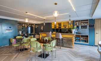 Ozz·nice4·Sealand S Hotel (Chengdu Panda Base Longtansi Metro Station Branch)