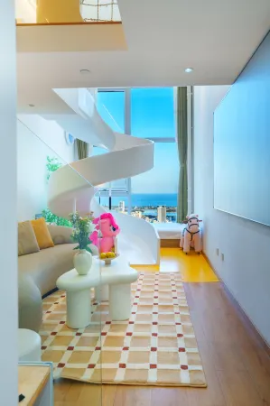 Lanri Yuehai LOFT Sea-View Apartment (Wanpingkou Scenic Area Branch of Rizhao Wanxianghui) Отели рядом с достопримечательностью «Liujiawan Beachcombing Park· Rizhao»