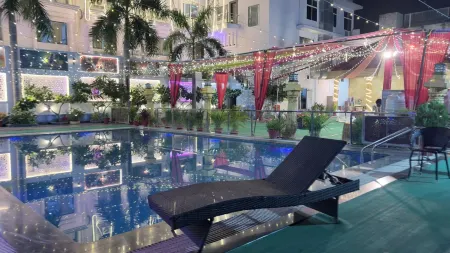 HOTEL THE MARVELLOUS Отели в г. Джханси