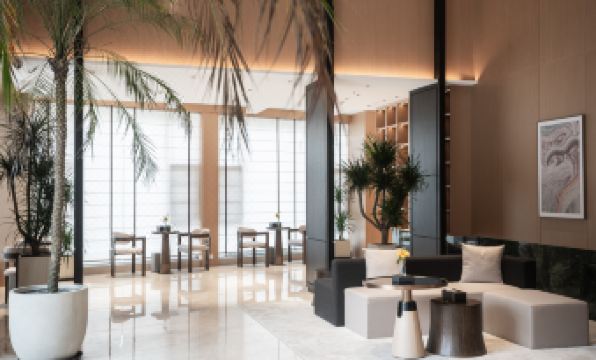 Yalan Grand Hotel (Dukezong Ancient Town Branch)