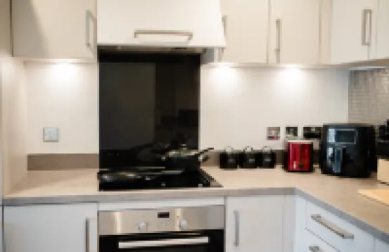 City Centre Birmingham Stay | Free Parking • Near Chinatown • QE • UoB • O2