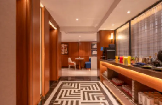 Adora Mira Riverside