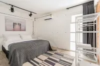 3BR House in Thapae l NightBazaar