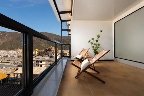 Shangri-La Qibei Homestay (Dukezong Ancient City)