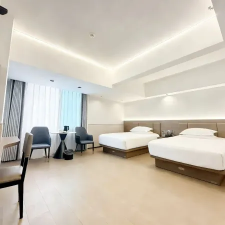 Dehua Longhu Boyue Hotel