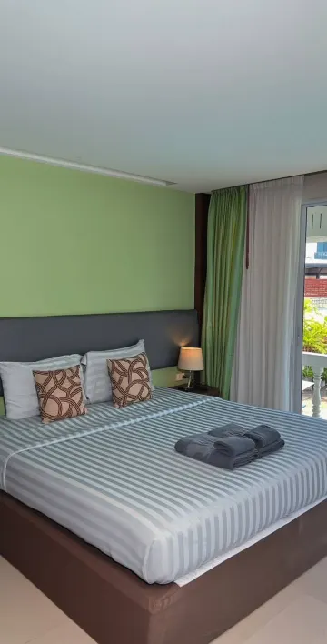 ห้องดีลักซ์ พร้อมวิวสระว่ายน้ำ