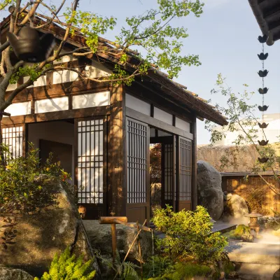 Floral Hotel· Wuye Youshe · Designer Art  Hotel (Wuyuan High-speed Railway Station Branch) Hotels near Wuyuan Xi Yuan
