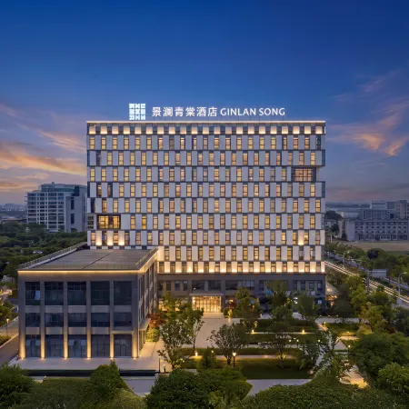 Longyou JingLan Song Hotel