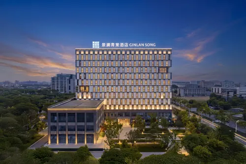 Longyou JingLan Song Hotel