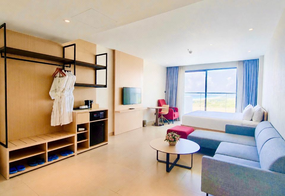 The Cam Ranh Arena- Light Tower Condotel